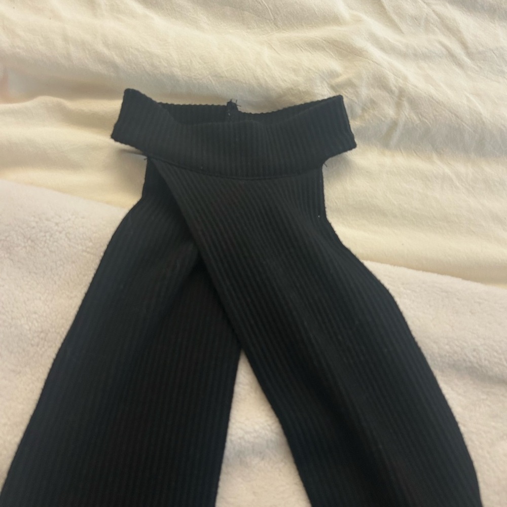 Black Ribbed Halter Top - Picture 3 of 3